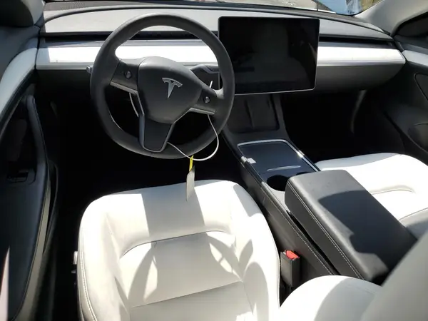 5YJ3E1EA6PF517935 2023 TESLA MODEL 3 - Image 8
