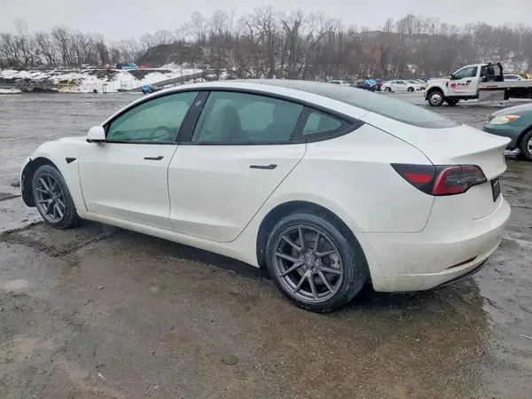 5YJ3E1EA6PF518616 2023 TESLA MODEL 3 - Image 2