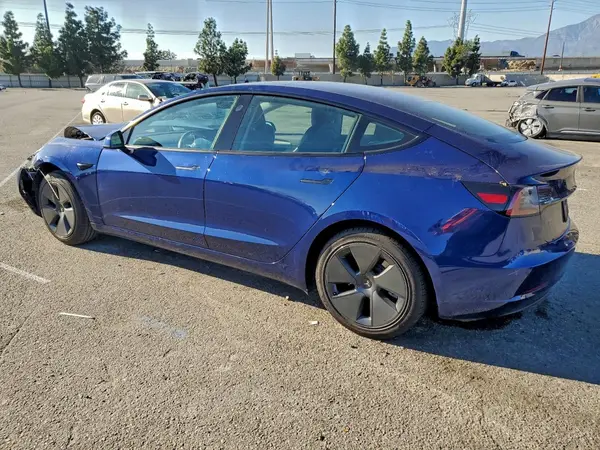 5YJ3E1EA6PF545637 2023 TESLA MODEL 3 - Image 2