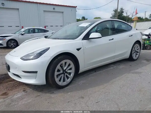 5YJ3E1EA6PF548439 2023 TESLA MODEL 3 - Image 2