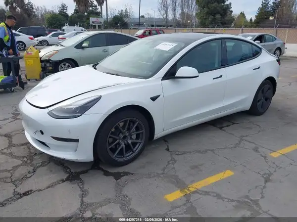 5YJ3E1EA6PF552703 2023 TESLA MODEL 3 - Image 2