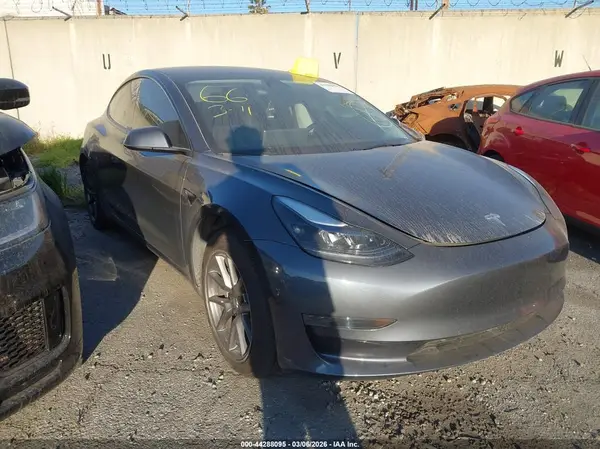 5YJ3E1EA6PF552751 2023 TESLA MODEL 3 - Image 1