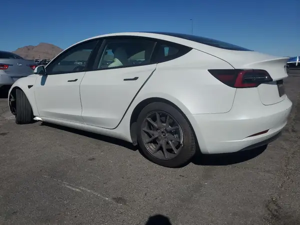 5YJ3E1EA6PF562647 2023 TESLA MODEL 3 - Image 2