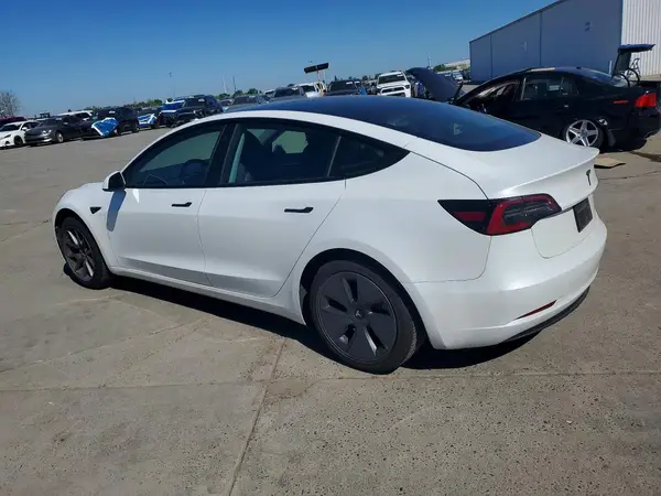 5YJ3E1EA6PF563863 2023 TESLA MODEL 3 - Image 2