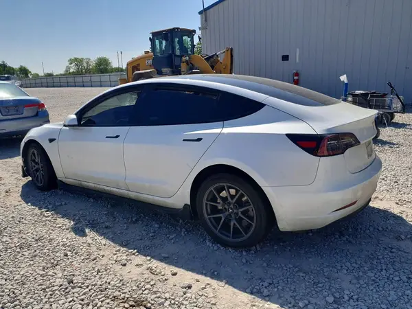 5YJ3E1EA6PF563944 2023 TESLA MODEL 3 - Image 2