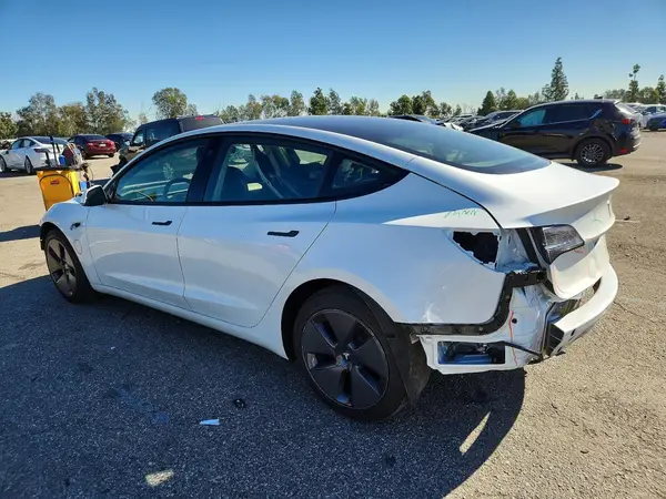 5YJ3E1EA6PF564981 2023 TESLA MODEL 3 - Image 2
