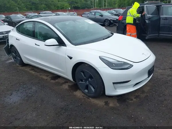 5YJ3E1EA6PF570876 2023 TESLA MODEL 3 - Image 1