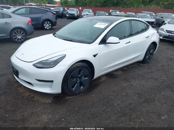 5YJ3E1EA6PF570876 2023 TESLA MODEL 3 - Image 2