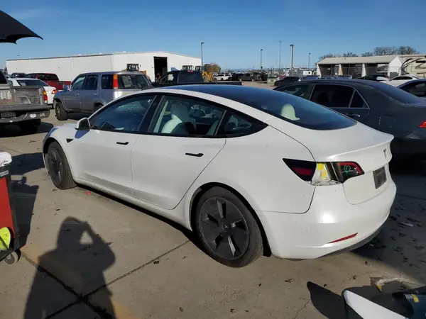 5YJ3E1EA6PF588195 2023 TESLA MODEL 3 - Image 2