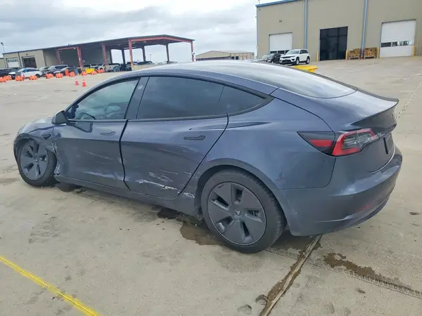 5YJ3E1EA6PF601303 2023 TESLA MODEL 3 - Image 2