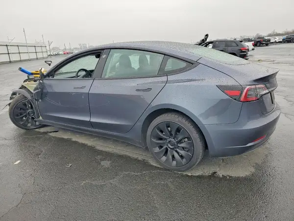 5YJ3E1EA6PF601320 2023 TESLA MODEL 3 - Image 2