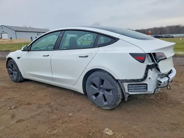 5YJ3E1EA6PF602211 2023 TESLA MODEL 3 - Image 2