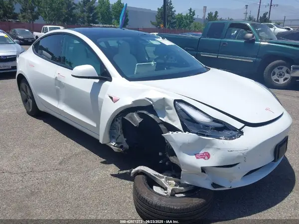 5YJ3E1EA6PF603133 2023 TESLA MODEL 3 - Image 1