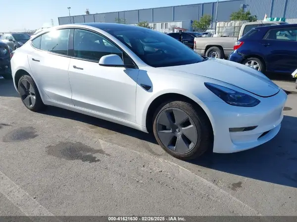 5YJ3E1EA6PF606131 2023 TESLA MODEL 3 - Image 1