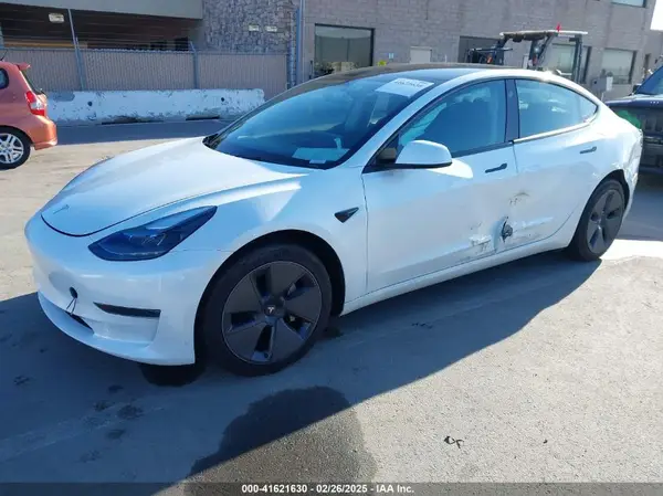 5YJ3E1EA6PF606131 2023 TESLA MODEL 3 - Image 2