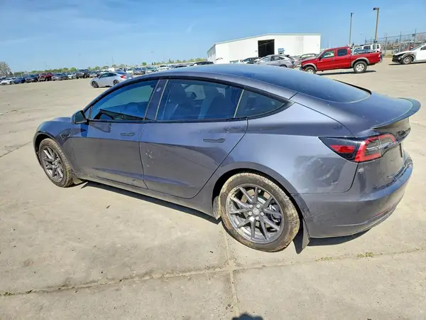 5YJ3E1EA6PF607263 2023 TESLA MODEL 3 - Image 2