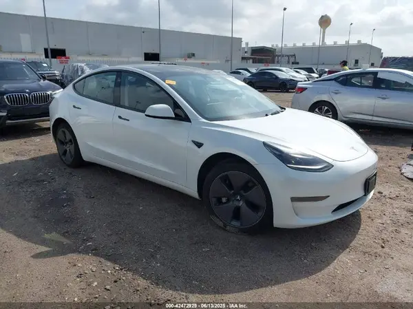5YJ3E1EA6PF611605 2023 TESLA MODEL 3 - Image 1