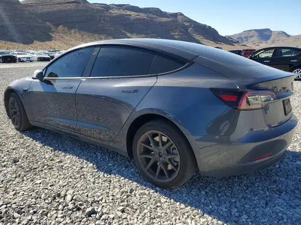5YJ3E1EA6PF618215 2023 TESLA MODEL 3 - Image 2