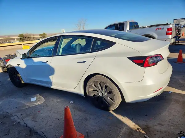 5YJ3E1EA6PF622006 2023 TESLA MODEL 3 - Image 2