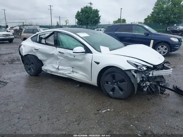 5YJ3E1EA6PF625164 2023 TESLA MODEL 3 - Image 1