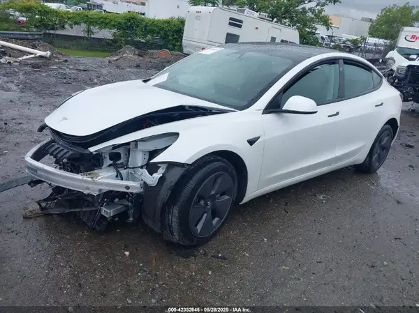 5YJ3E1EA6PF625164 2023 TESLA MODEL 3 - Image 2