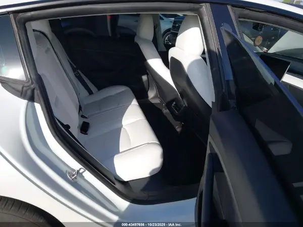 5YJ3E1EA6PF637900 2023 TESLA MODEL 3 - Image 8