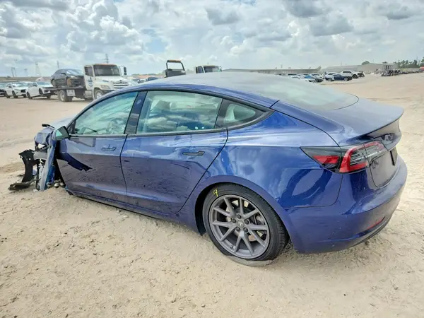 5YJ3E1EA6PF643888 2023 TESLA MODEL 3 - Image 2