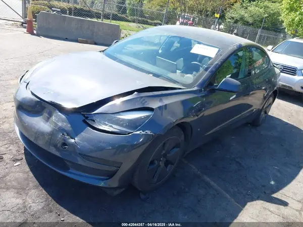 5YJ3E1EA6PF645110 2023 TESLA MODEL 3 - Image 2