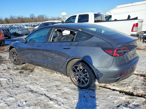 5YJ3E1EA6PF645754 2023 TESLA MODEL 3 - Image 2
