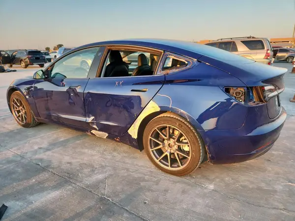 5YJ3E1EA6PF648413 2023 TESLA MODEL 3 - Image 2