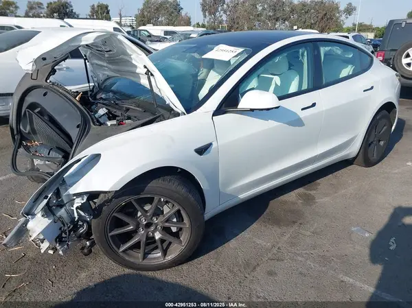 5YJ3E1EA6PF655944 2023 TESLA MODEL 3 - Image 2