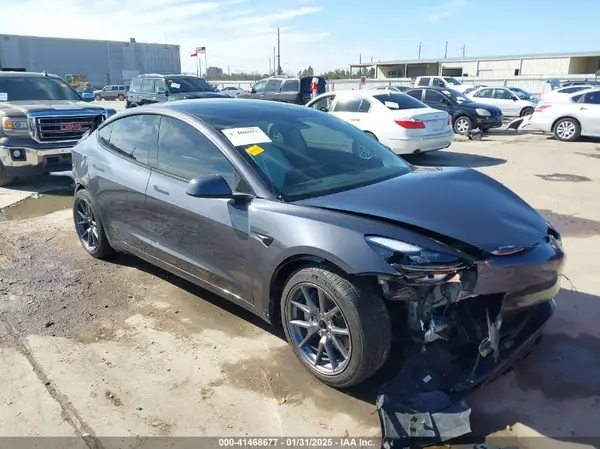 5YJ3E1EA6PF661128 2023 TESLA MODEL 3 - Image 1