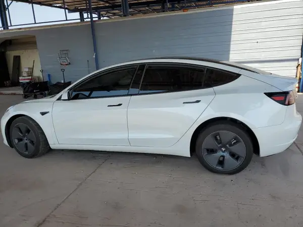 5YJ3E1EA6PF663381 2023 TESLA MODEL 3 - Image 2