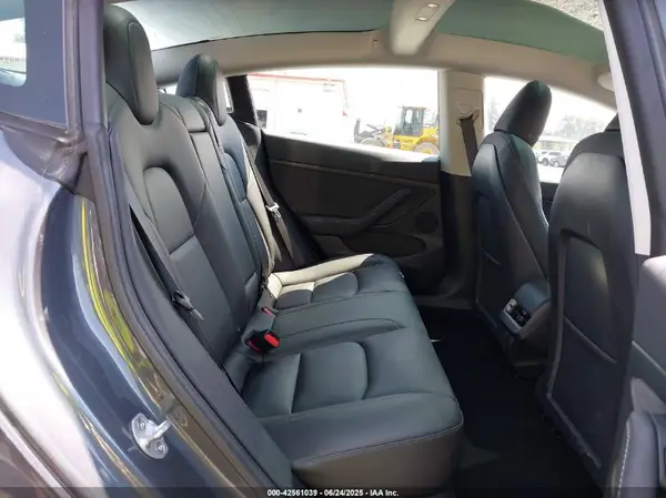5YJ3E1EA6PF664045 2023 TESLA MODEL 3 - Image 8