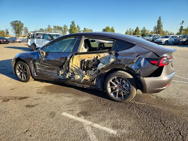 5YJ3E1EA6PF664465 2023 TESLA MODEL 3 - Image 2