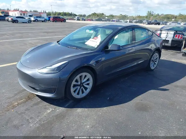 5YJ3E1EA6PF665423 2023 TESLA MODEL 3 - Image 2