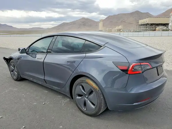 5YJ3E1EA6PF666202 2023 TESLA MODEL 3 - Image 2