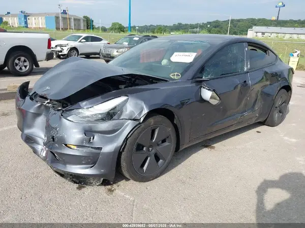 5YJ3E1EA6PF671934 2023 TESLA MODEL 3 - Image 2