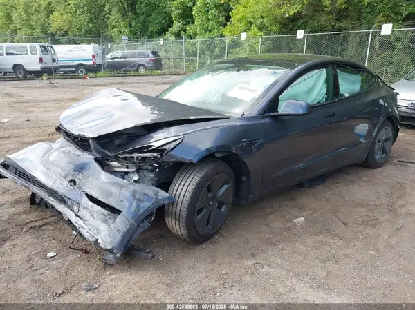 5YJ3E1EA6PF674848 2023 TESLA MODEL 3 - Image 2