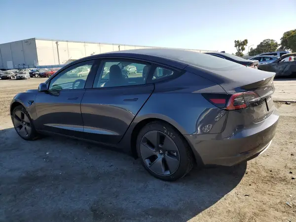 5YJ3E1EA6PF681833 2023 TESLA MODEL 3 - Image 2