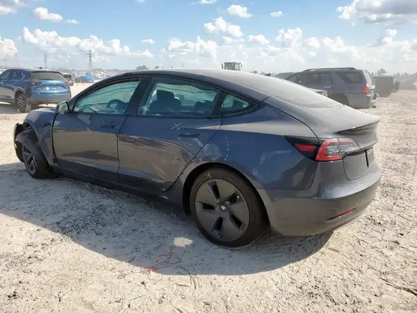 5YJ3E1EA6PF685607 2023 TESLA MODEL 3 - Image 2