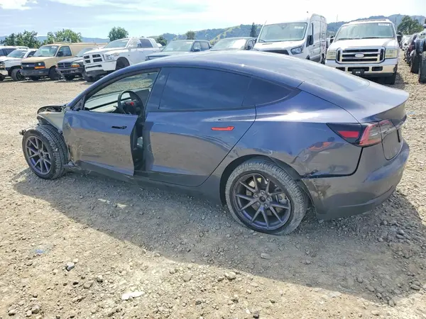 5YJ3E1EA6PF686384 2023 TESLA MODEL 3 - Image 2