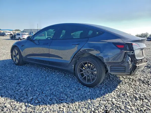 5YJ3E1EA6PF687602 2023 TESLA MODEL 3 - Image 2