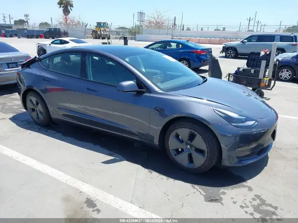 5YJ3E1EA6PF694419 2023 TESLA MODEL 3 - Image 1