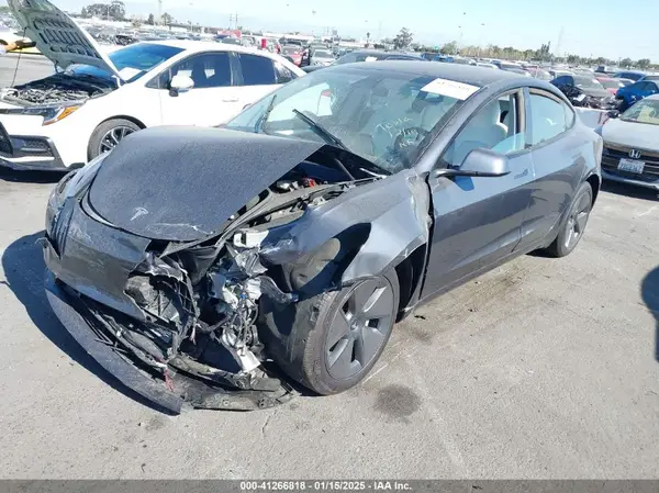 5YJ3E1EA6PF698583 2023 TESLA MODEL 3 - Image 2