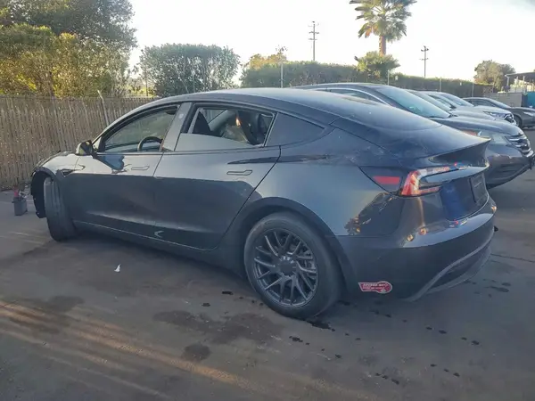 5YJ3E1EA6RF718088 2024 TESLA MODEL 3 - Image 2