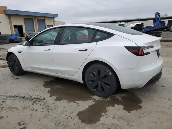 5YJ3E1EA6RF728300 2024 TESLA MODEL 3 - Image 2