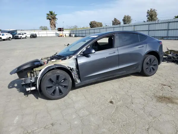 5YJ3E1EA6RF732122 2024 TESLA MODEL 3 - Image 1