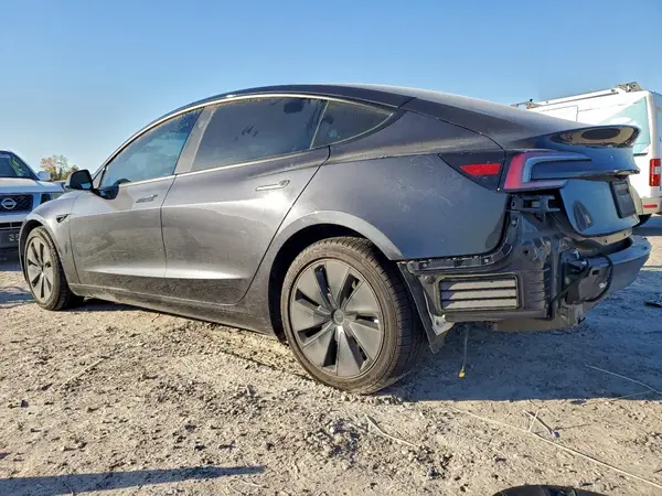 5YJ3E1EA6RF743122 2024 TESLA MODEL 3 - Image 2