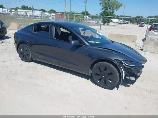 5YJ3E1EA6RF747946 2024 TESLA MODEL 3 - Image 1